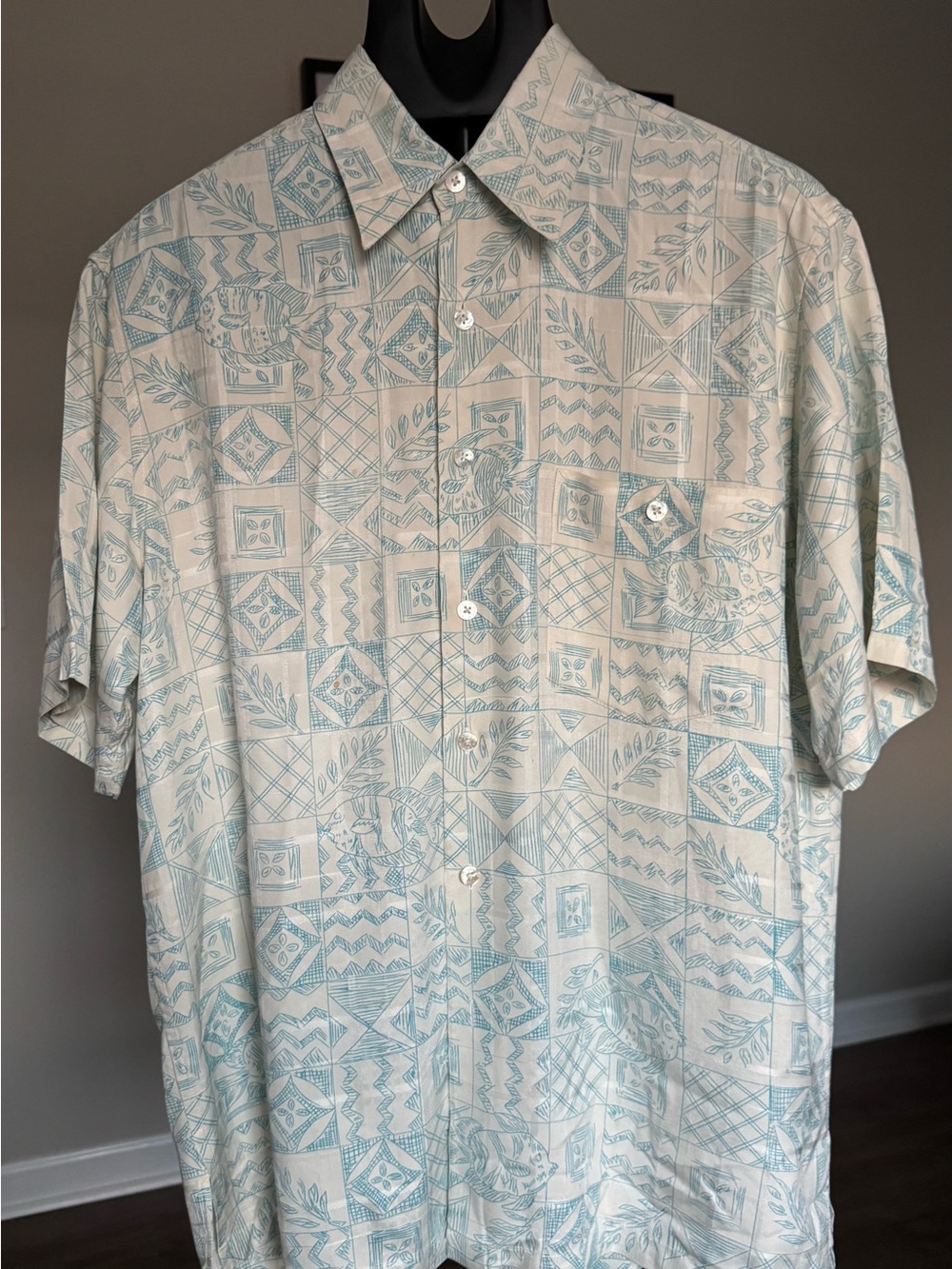 Vintage Tori Richard Honolulu short-sleeve button-down Hawaiian shirt M 100%silk